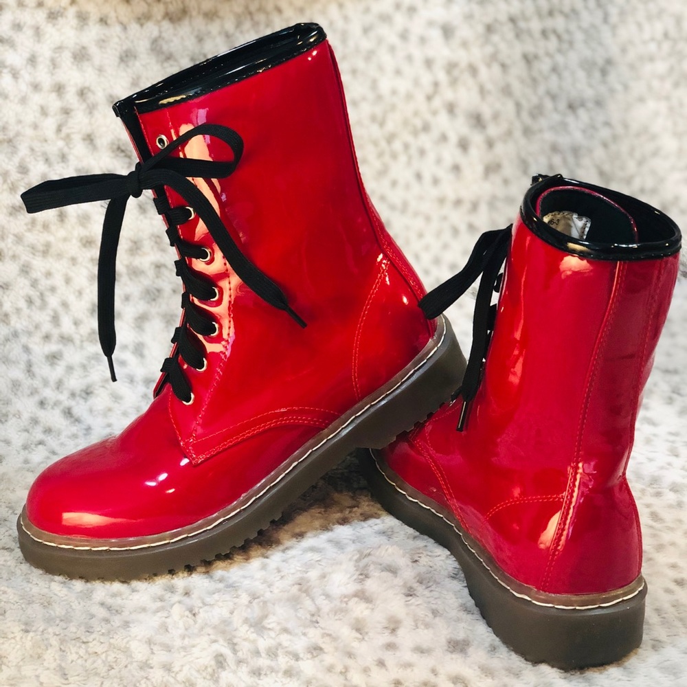 Súper cute Red boots!!